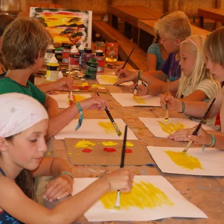 キャンプ場 Amfibietreks シニスコーラ